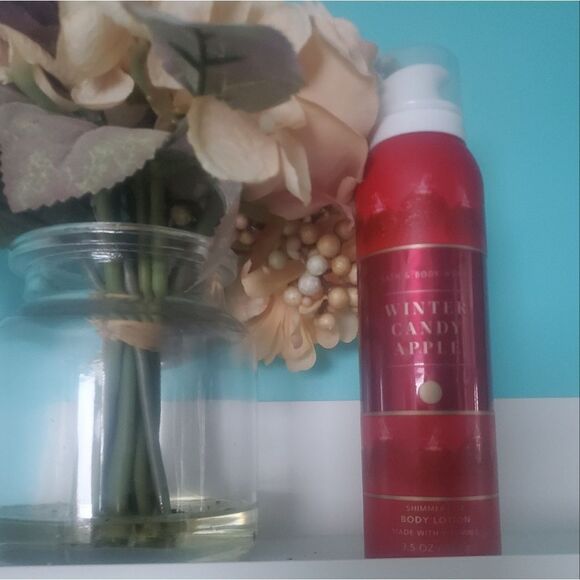 Winter Candy Apple Shimmer Fizz Body Lotion from Bath and Body Works - Picture 2 of 5